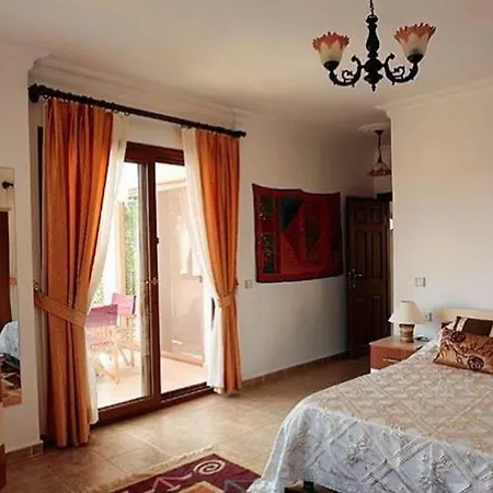 Calkris, Kalkan Вілла